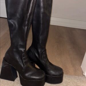 Steve Madden Black Heeled Boots with Chunky Heel and Platform Sole
